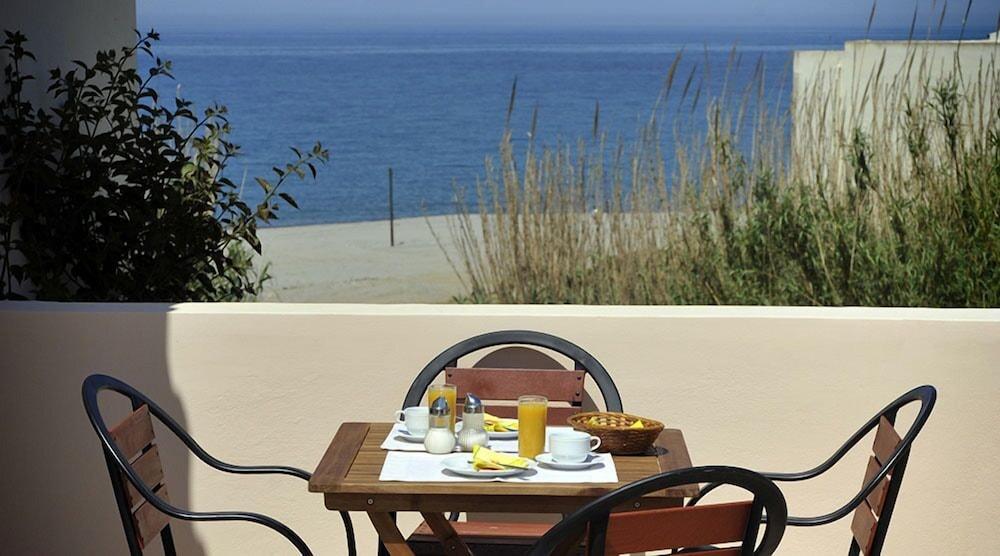 Hotel Caretta Beach Gerani  Eksteriør billede