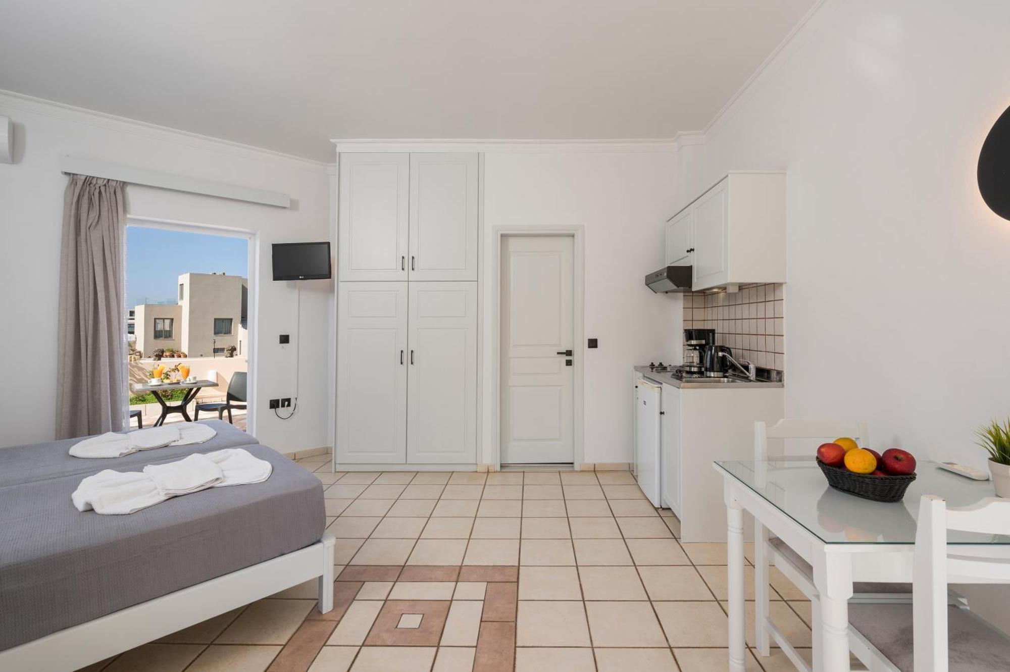 Hotel Caretta Beach Gerani  Eksteriør billede